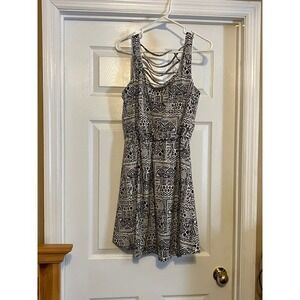 Black and White Mini Dress ~ Geometric Aztec Design Maurices Size Medium